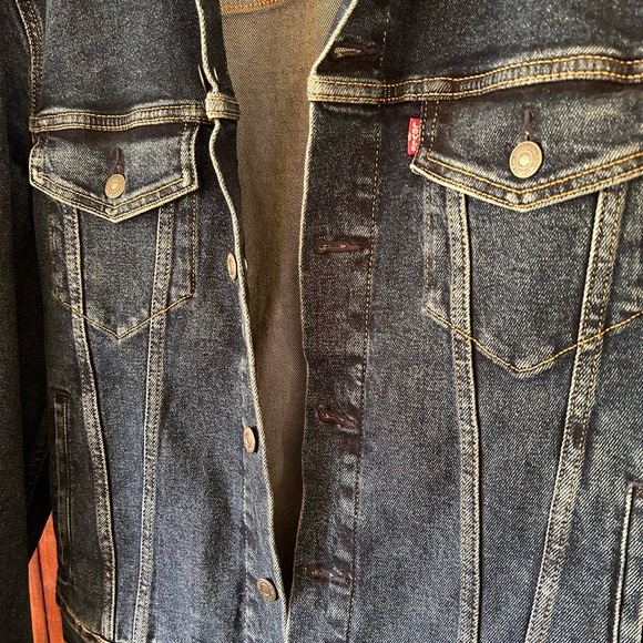 New Levi's Size Small Blue Denim Jean Jacket Dark Wash Unisex Timeless Classic - Picture 5 of 8